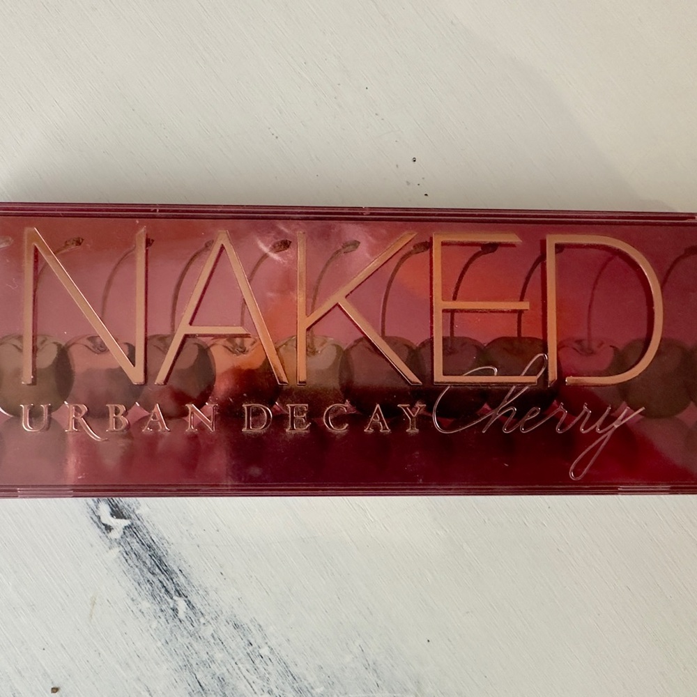 Urban Decay Naked Cherry Eyeshadow Palette